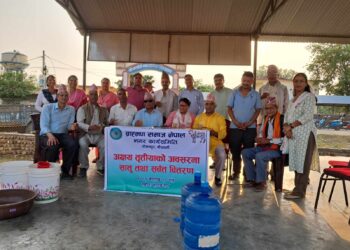 टीकापुरमा ब्राह्मण समाजकाे सातु तथा सर्वत वितरण कार्यक्रम
