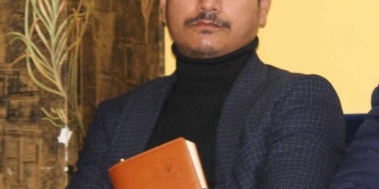 ओली पक्राउविरुद्ध उग्र आन्दोलन नगर्न एमाले नेता प्रकाश खड्काको आग्रह, कानुनी बाटो अपनाउन सुझाव