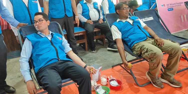 टीकापुरमा विश्वव्यापी रक्तदान कार्यक्रम, ९० जनाले गरे रक्तदान